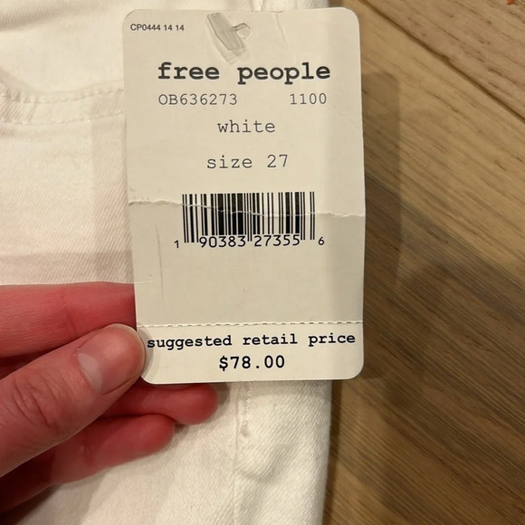 Free People Distressed White Jeans NWT Size 27 - Picture 5 of 6